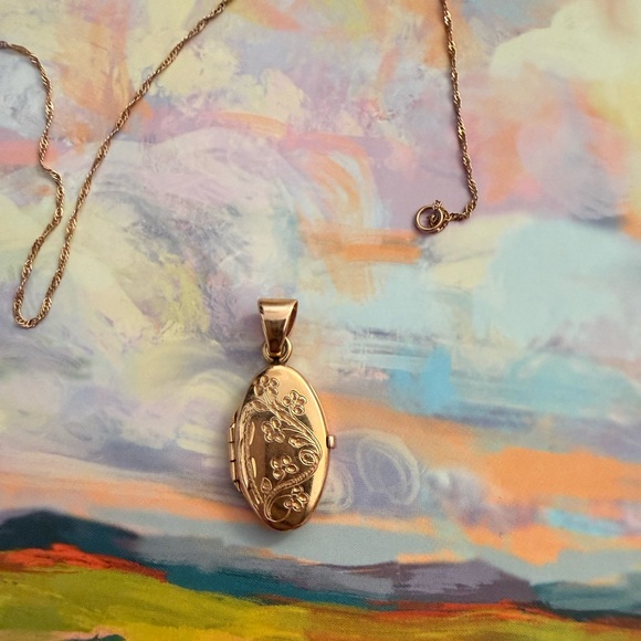 Shane Co. solid gold Rose Gold Floral Locket Necklace - Picture 7 of 13